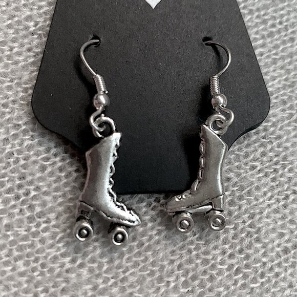 Earrings - Quad Skates Earrings - Silver tone metal skates - Picture 2 of 4